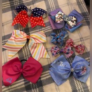 Girls miscellaneous hair bows (clips and ponytails)
